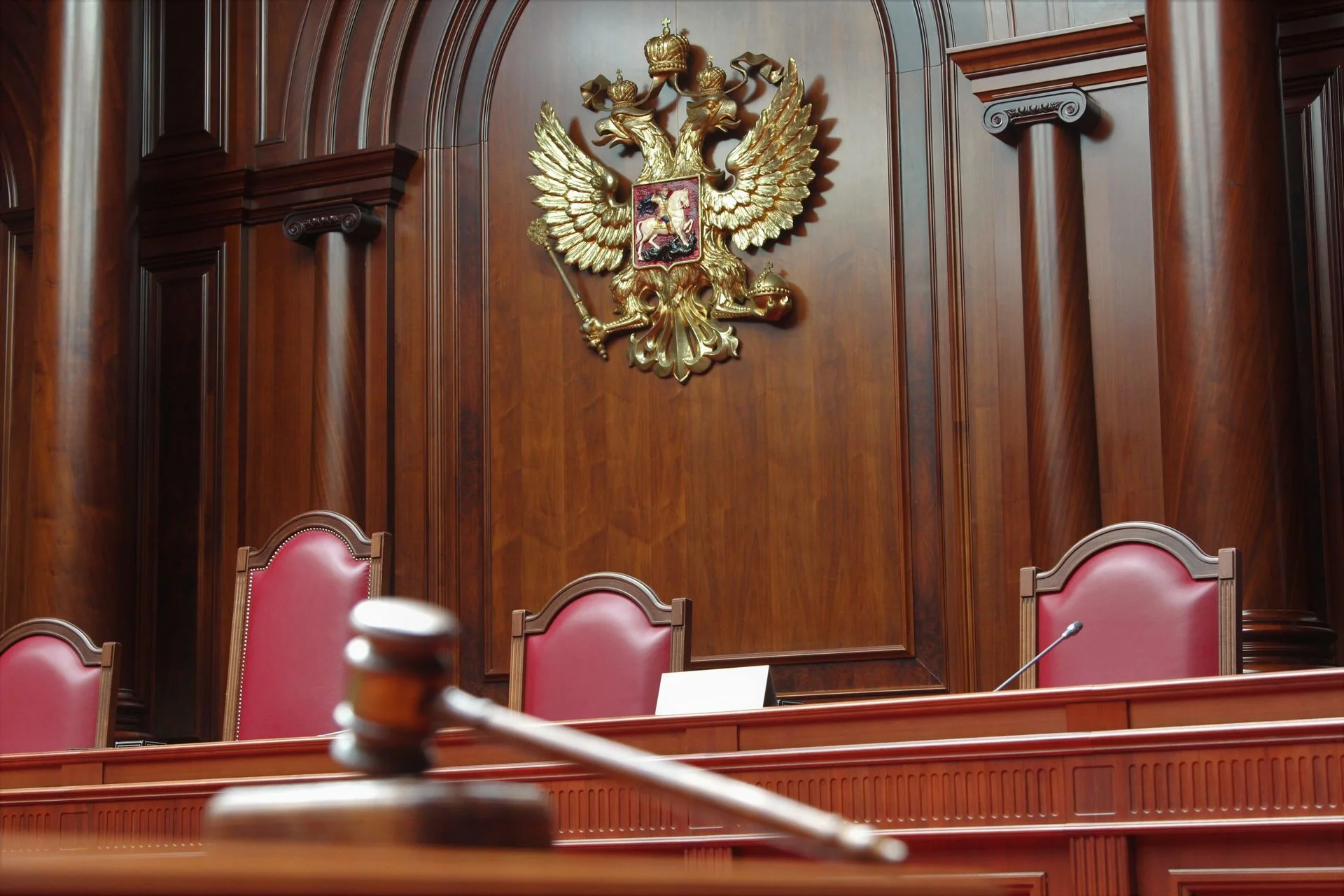 Суд запретил продавать квартиру должника до попытки мирового соглашения